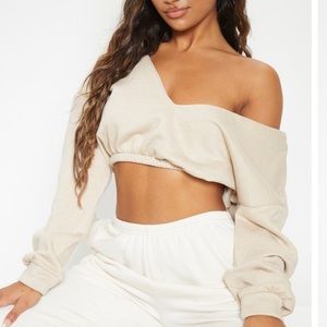 NEVER WORN PRETTY LITTLE THING OFF THE SHOULDER 🤍